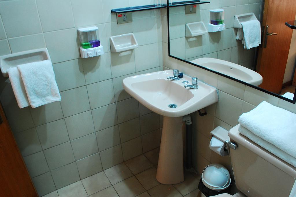 Hotel Jham إكيكي الغرفة الصورة