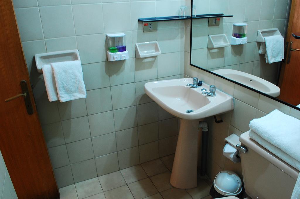 Hotel Jham إكيكي الغرفة الصورة